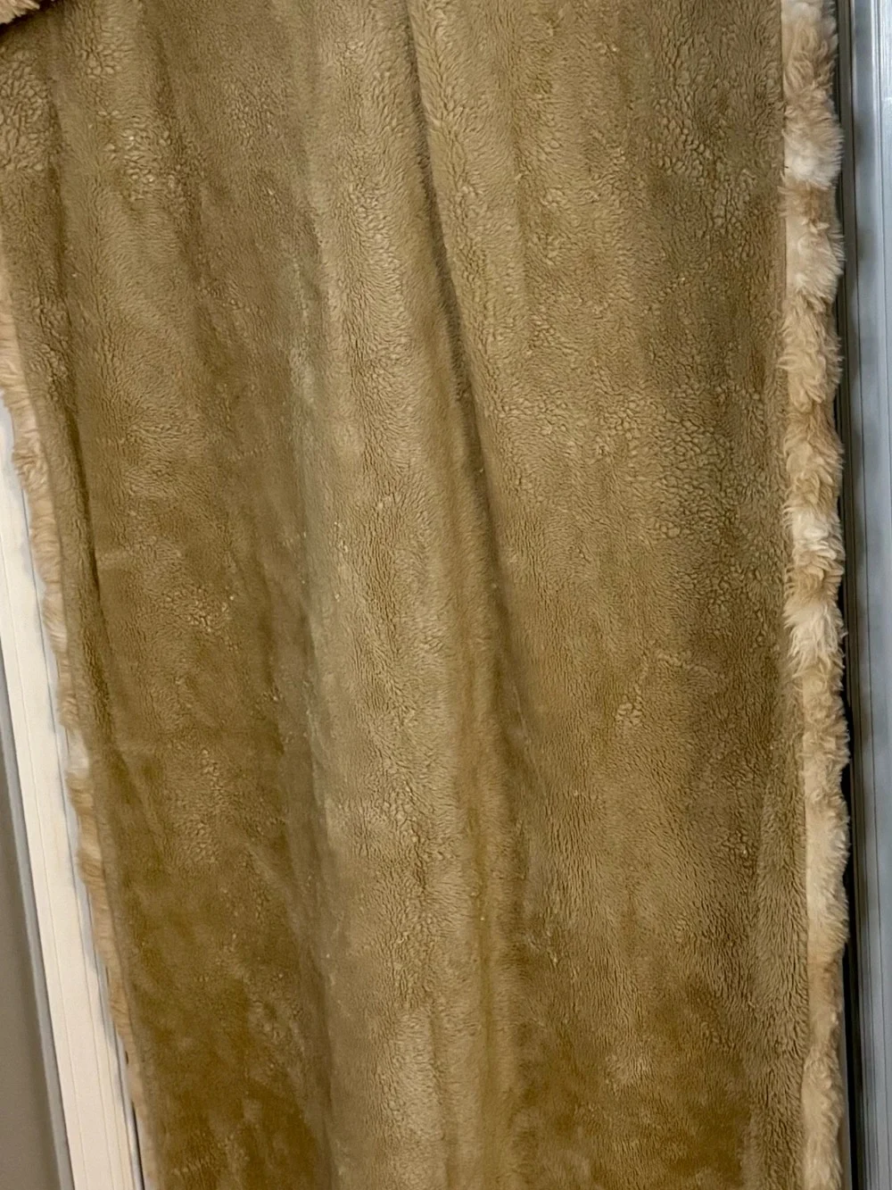 🌸H33 - Plush Faux Fur Throw Blanket in Beige Cream - Luxurious Home Accent🤎🛍️